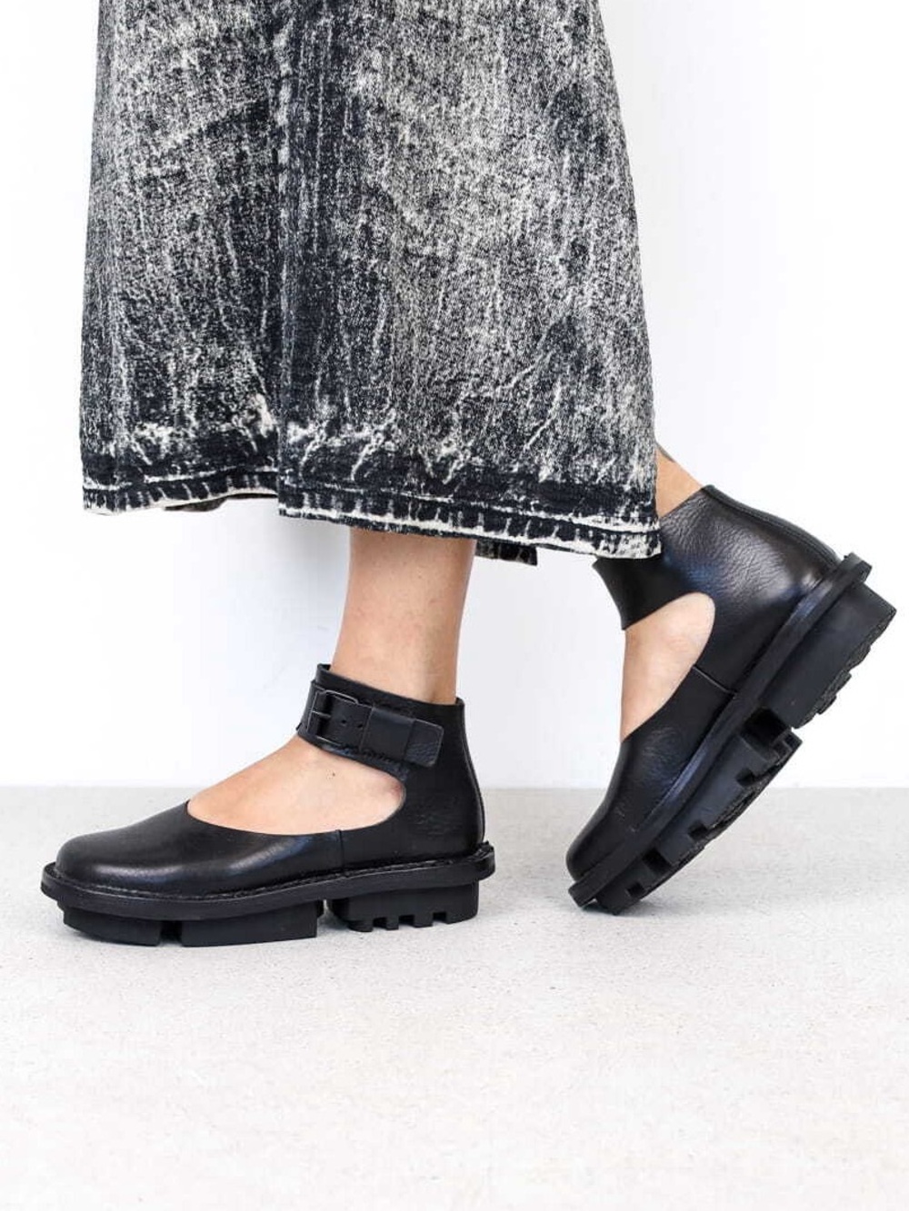 Trippen Action f Black Leather Ballerina Platform Ankle Strap Shoe Trace Sole 37